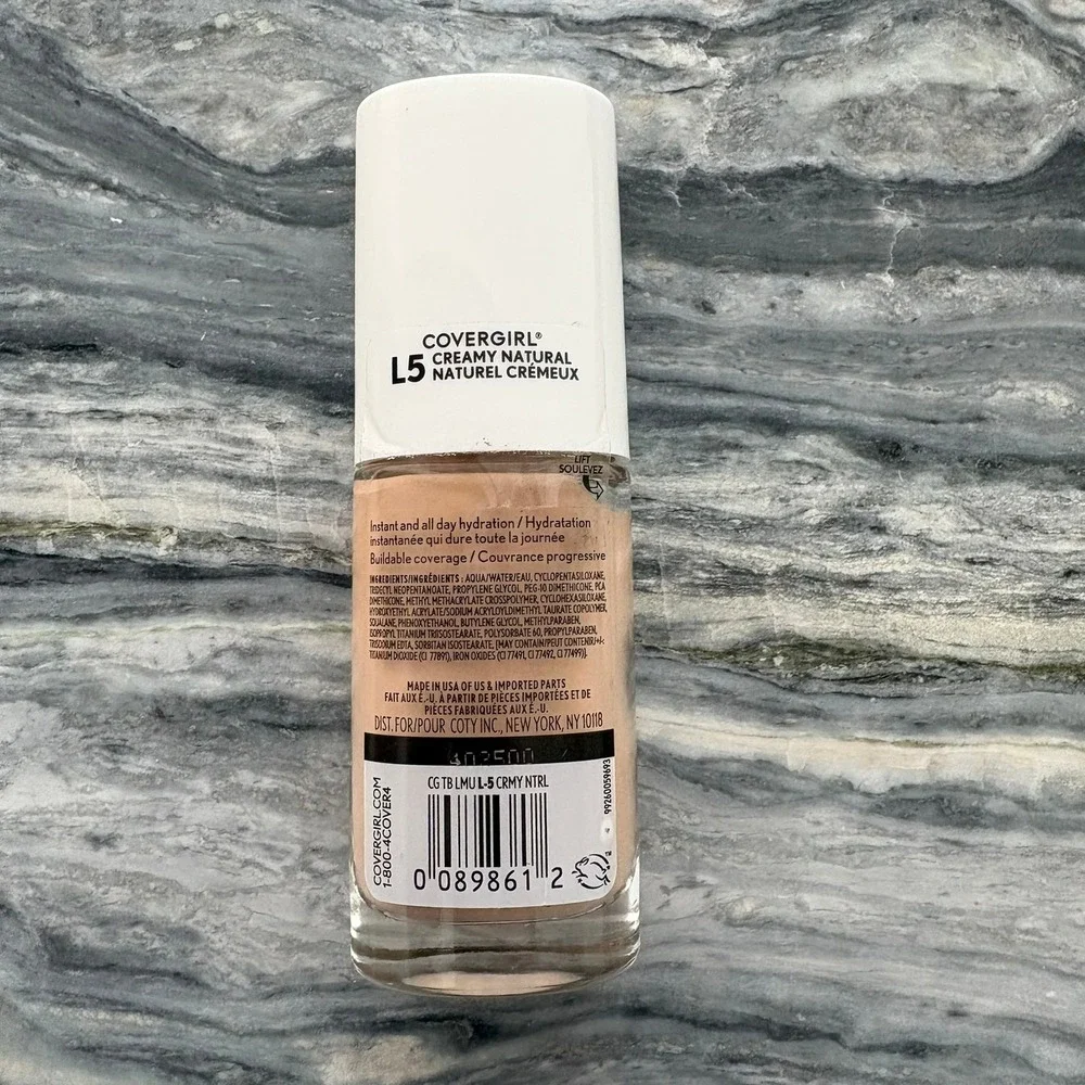 Covergirl TruBlend Hydrating Foundation L5 Creamy Natural 1 fl oz Smoothing